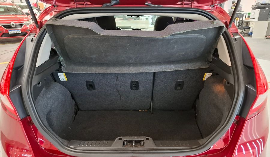 Ford Fiesta Kinetic Design 1.6 16V TITANIUM Hatchback 2013