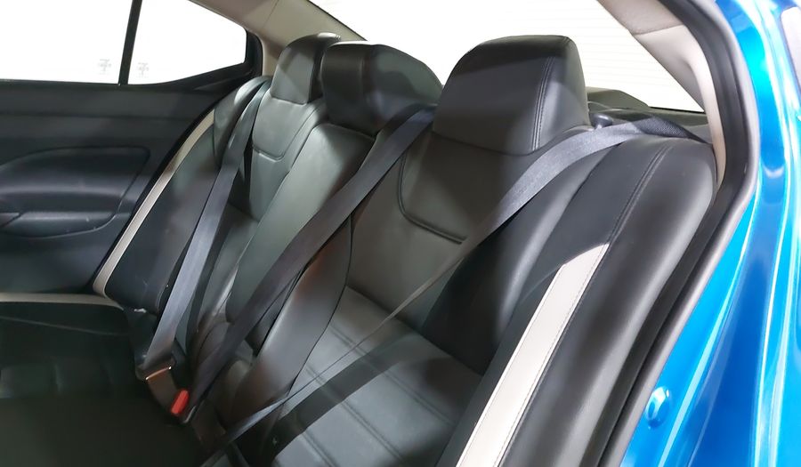 Nissan Versa 1.6 PLATINUM CVT Sedan 2022