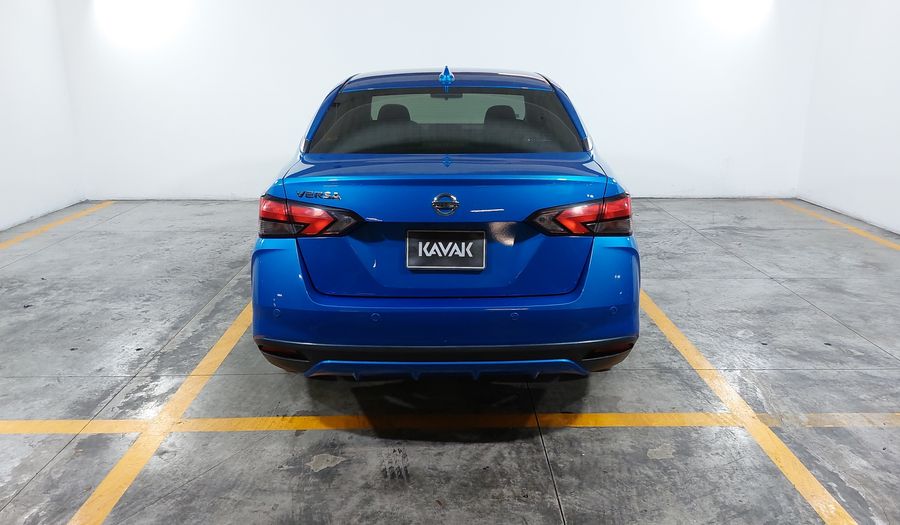 Nissan Versa 1.6 PLATINUM CVT Sedan 2022