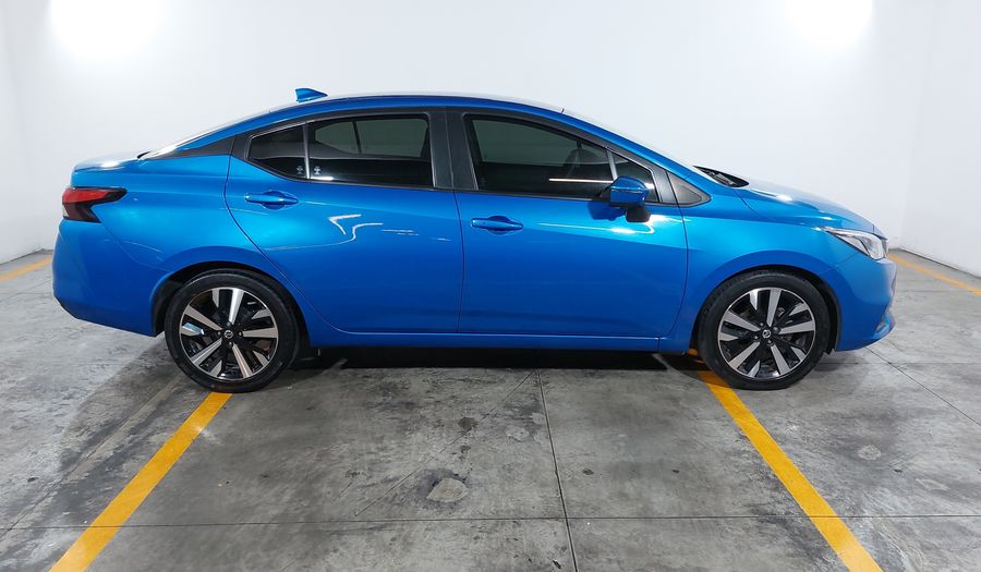 Nissan Versa 1.6 PLATINUM CVT Sedan 2022