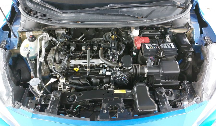 Nissan Versa 1.6 PLATINUM CVT Sedan 2022