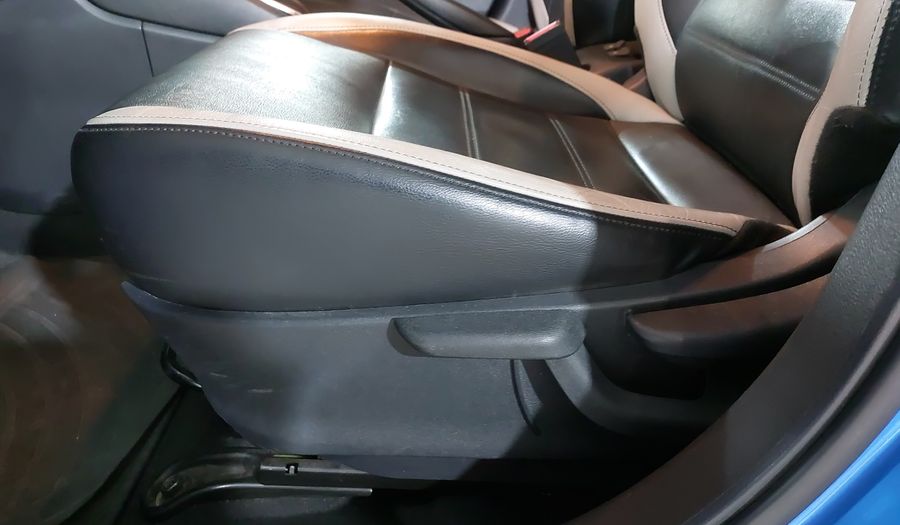Nissan Versa 1.6 PLATINUM CVT Sedan 2022