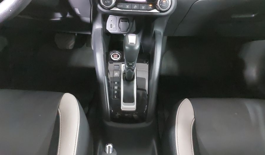 Nissan Versa 1.6 PLATINUM CVT Sedan 2022
