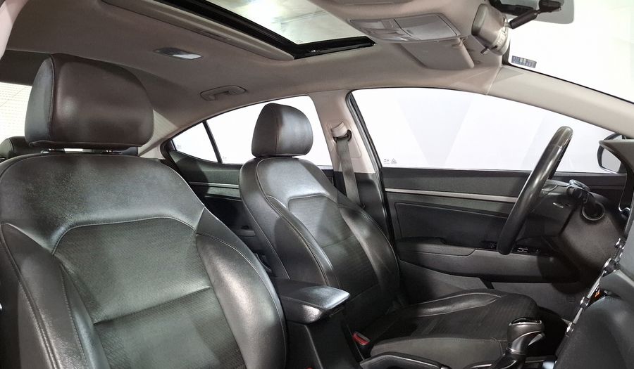 Hyundai Elantra 2.0 LIMITED TECH NAVI AUTO Sedan 2018