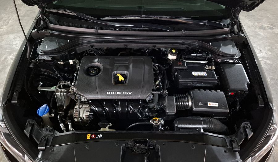 Hyundai Elantra 2.0 LIMITED TECH NAVI AUTO Sedan 2018