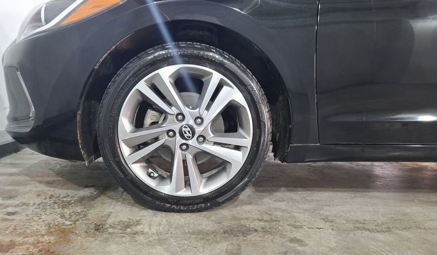 Hyundai Elantra 2.0 LIMITED TECH NAVI AUTO Sedan 2018