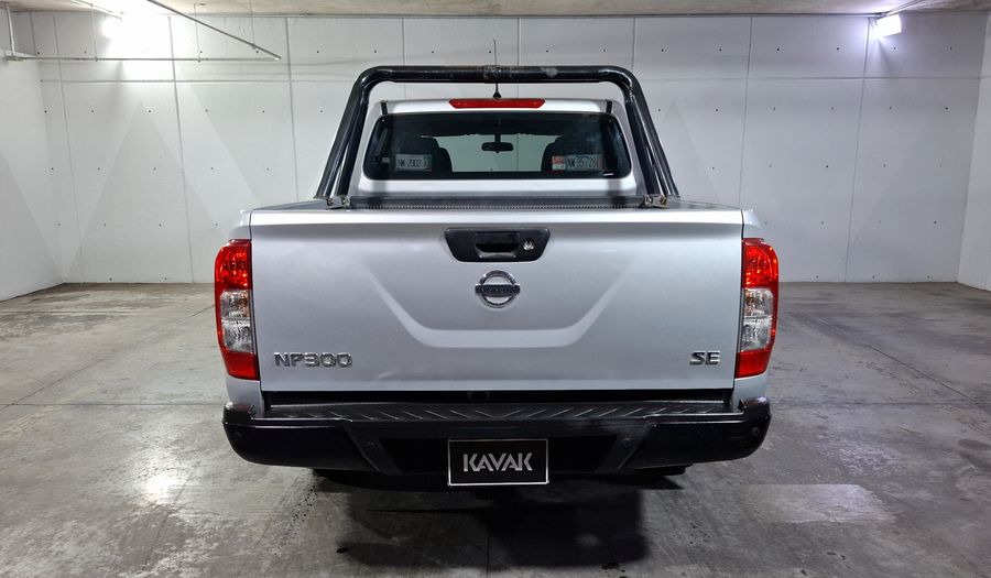 Nissan Np300 2.5 DOBLE CABINA SE TM AC PAQ SEG Pickup 2018