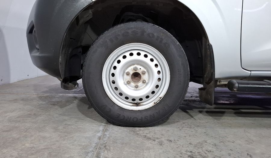 Nissan Np300 2.5 DOBLE CABINA SE TM AC PAQ SEG Pickup 2018
