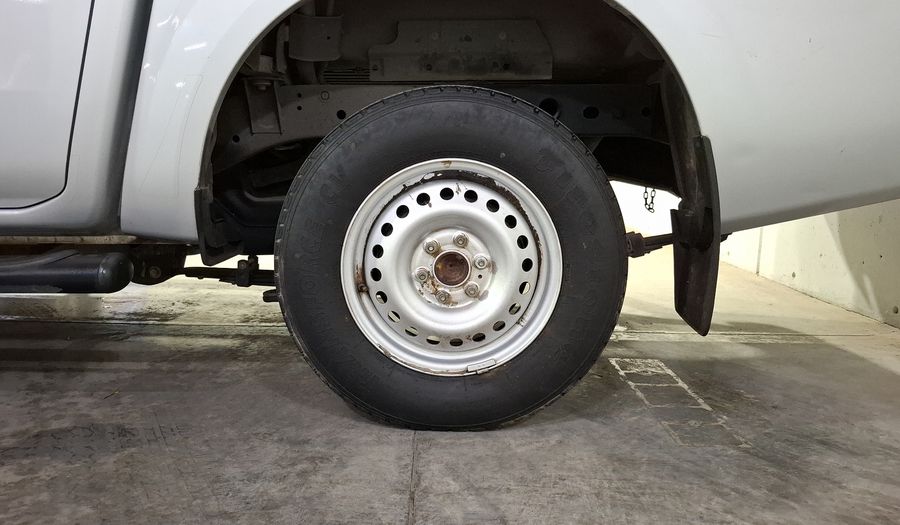 Nissan Np300 2.5 DOBLE CABINA SE TM AC PAQ SEG Pickup 2018