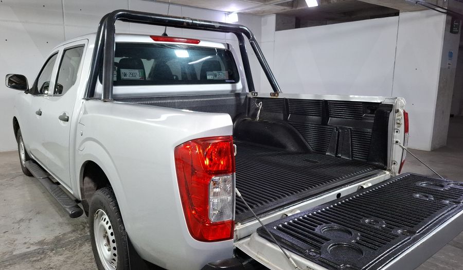Nissan Np300 2.5 DOBLE CABINA SE TM AC PAQ SEG Pickup 2018