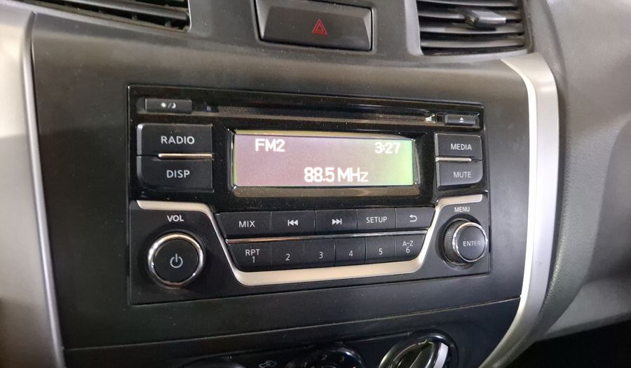 Nissan Np300 2.5 DOBLE CABINA SE TM AC PAQ SEG Pickup 2018