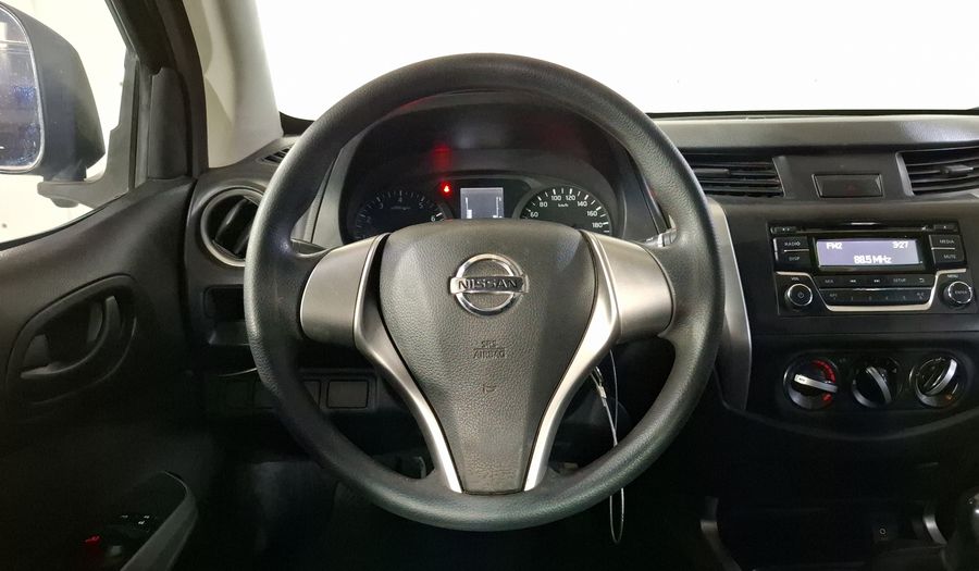 Nissan Np300 2.5 DOBLE CABINA SE TM AC PAQ SEG Pickup 2018