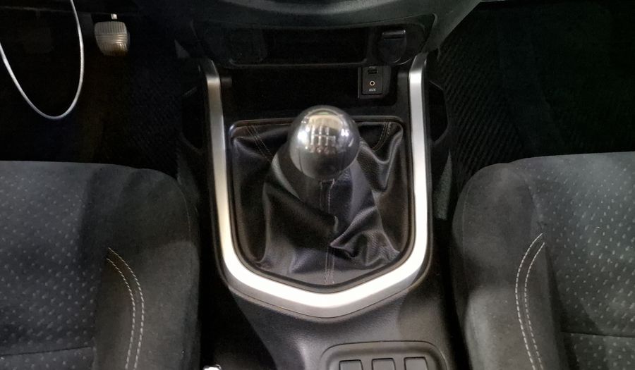 Nissan Np300 2.5 DOBLE CABINA SE TM AC PAQ SEG Pickup 2018