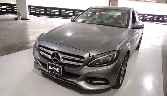 Mercedes Benz • Clase C
