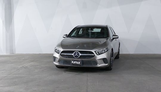 Mercedes Benz • Clase A