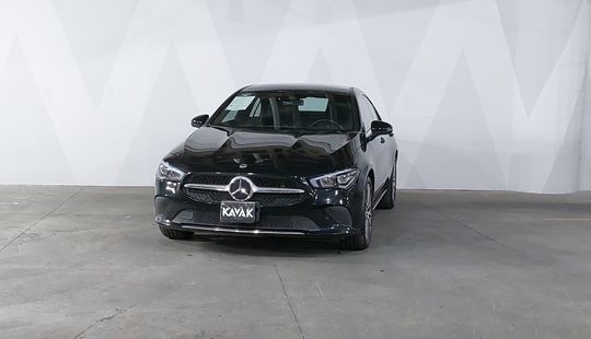 Mercedes Benz • Clase CLA