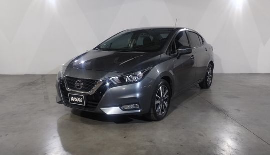 Nissan • Versa