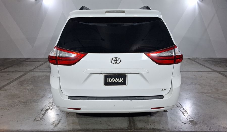 Toyota Sienna 3.5 LE AT Minivan 2017
