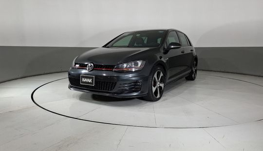 Volkswagen • Golf