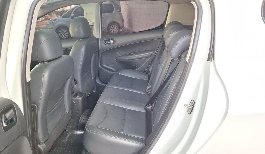 Peugeot 308 1.6 HDI FELINE Hatchback 2016
