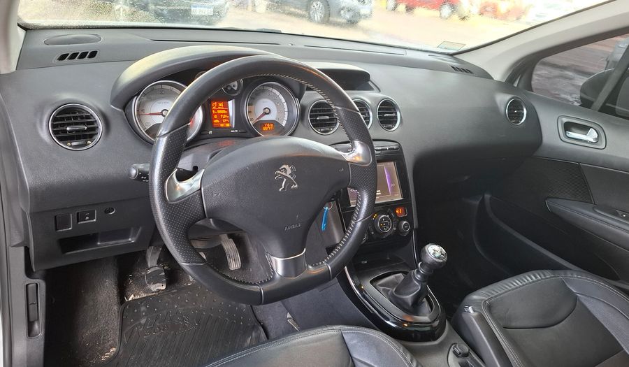 Peugeot 308 1.6 HDI FELINE Hatchback 2016