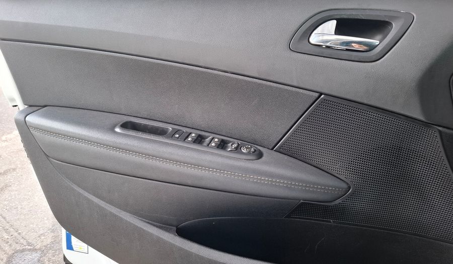 Peugeot 308 1.6 HDI FELINE Hatchback 2016