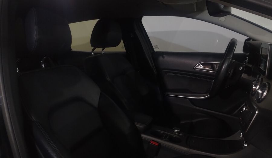 Mercedes Benz Clase Gla 1.6 GLA 200 CGI SPORT Suv 2017