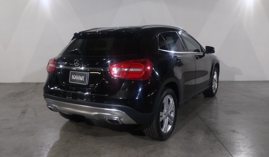 Mercedes Benz Clase Gla 1.6 GLA 200 CGI SPORT Suv 2017