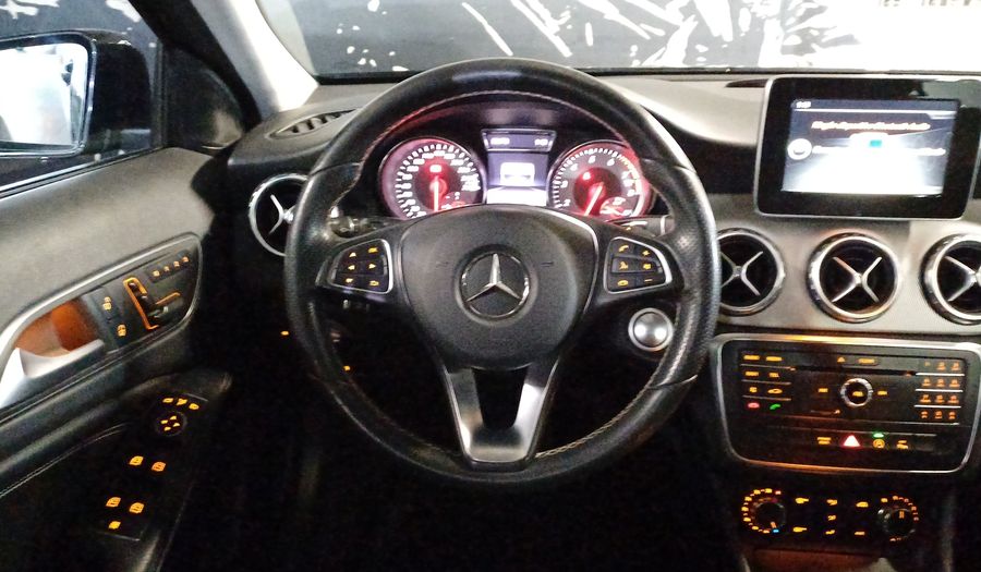Mercedes Benz Clase Gla 1.6 GLA 200 CGI SPORT Suv 2017