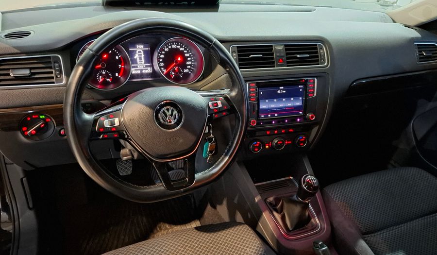 Volkswagen Vento 2.5 ADVANCE PLUS Sedan 2015