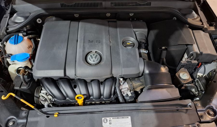 Volkswagen Vento 2.5 ADVANCE PLUS Sedan 2015