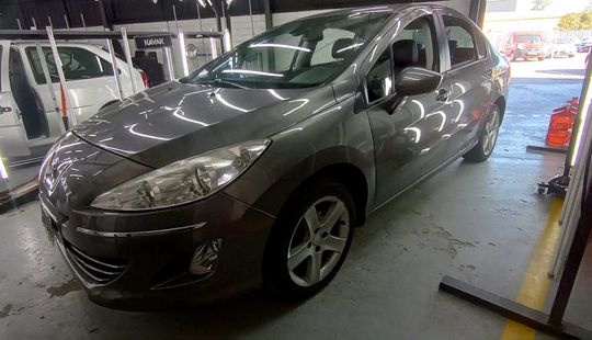 Peugeot • 408