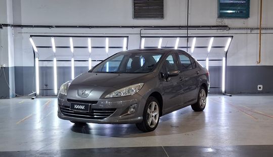 Peugeot • 408