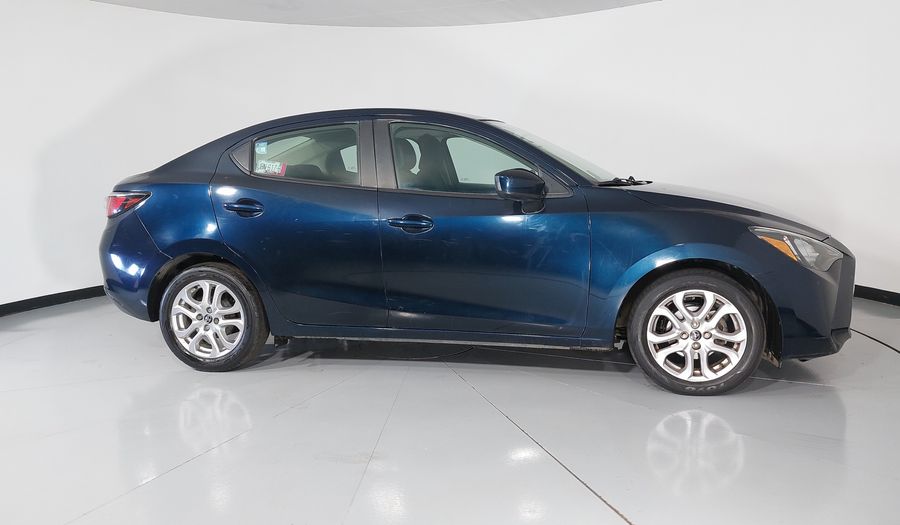 Toyota Yaris 1.5 R HIGH AT Sedan 2016