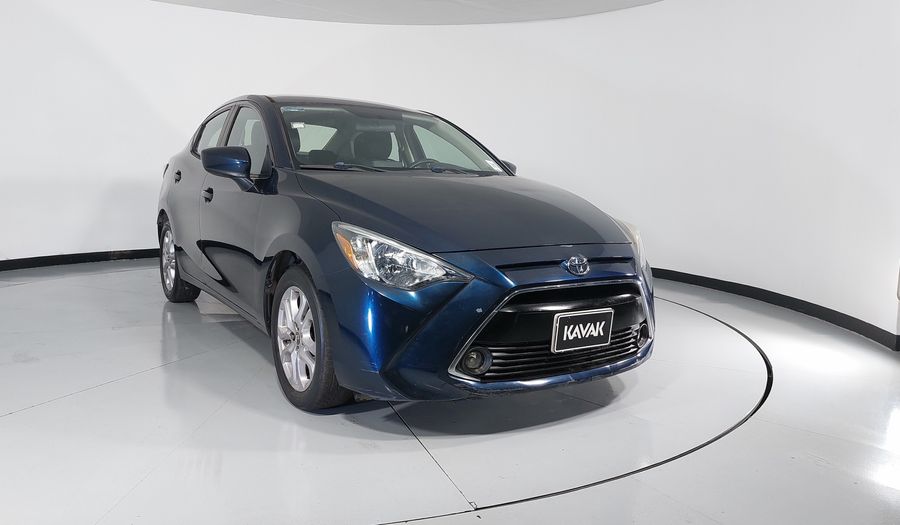 Toyota Yaris 1.5 R HIGH AT Sedan 2016