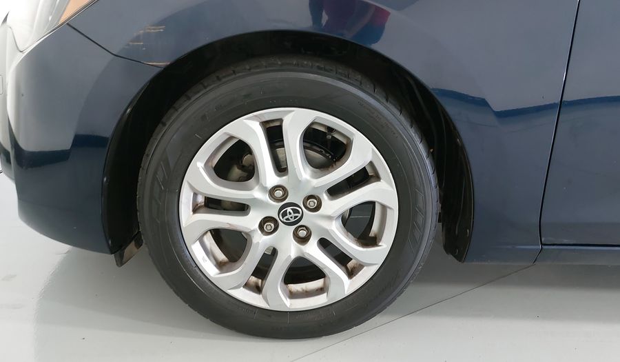 Toyota Yaris 1.5 R HIGH AT Sedan 2016