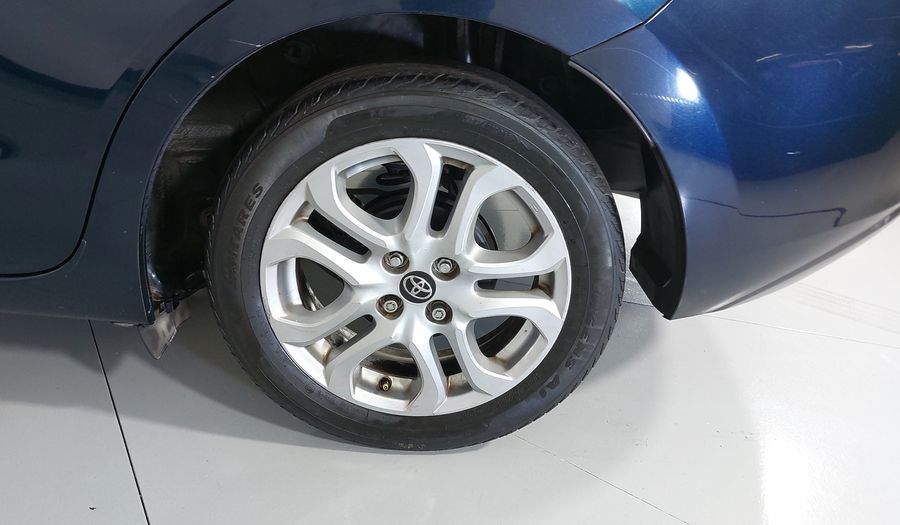 Toyota Yaris 1.5 R HIGH AT Sedan 2016