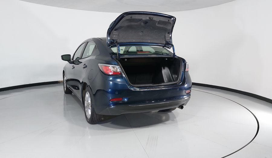 Toyota Yaris 1.5 R HIGH AT Sedan 2016