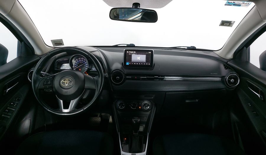 Toyota Yaris 1.5 R HIGH AT Sedan 2016