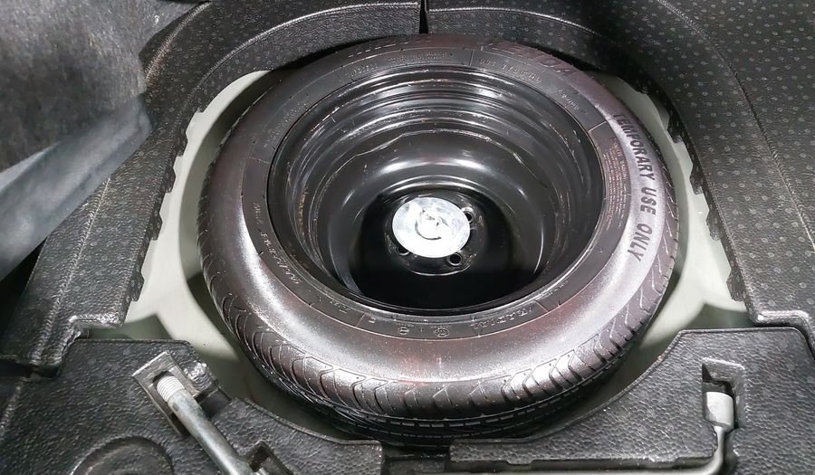 Toyota Yaris 1.5 R HIGH AT Sedan 2016