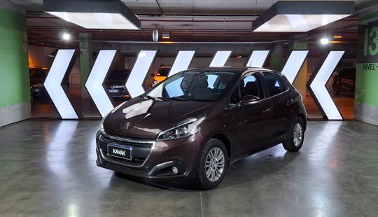 Peugeot • 208