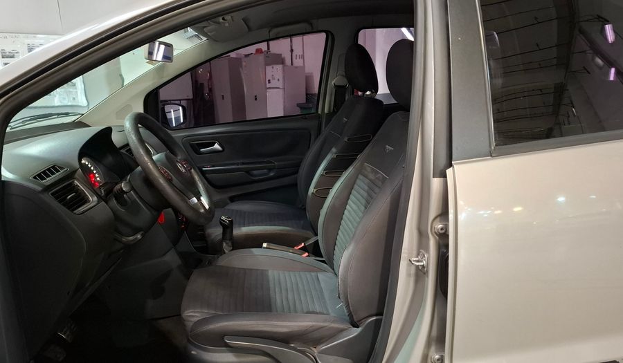 Volkswagen Crossfox 1.6 CROSSFOX COMFORTLINE Hatchback 2011