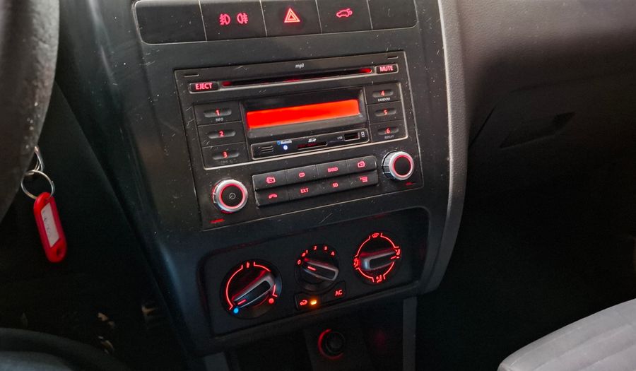 Volkswagen Crossfox 1.6 CROSSFOX COMFORTLINE Hatchback 2011