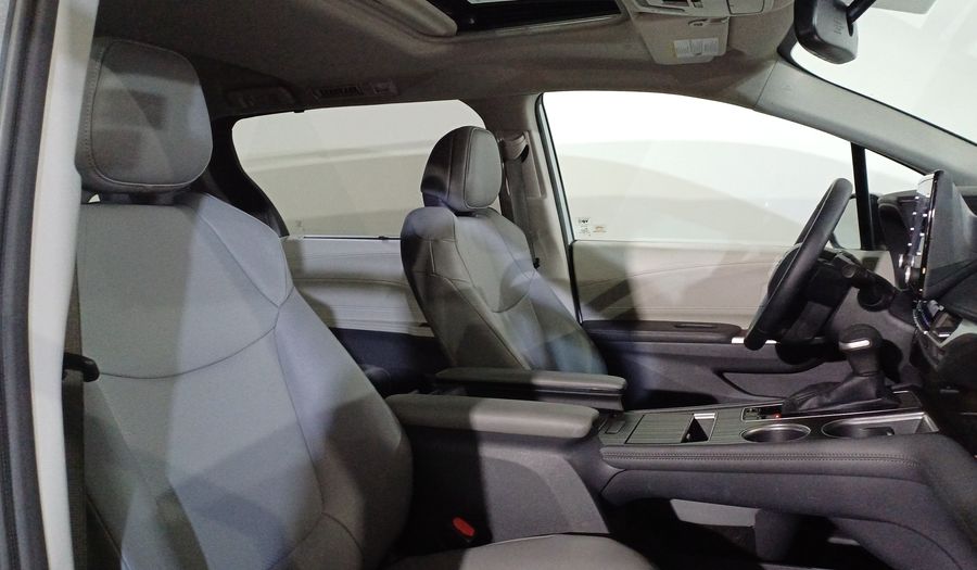Toyota Sienna 2.5 HEV XLE PIEL AUTO Minivan 2021