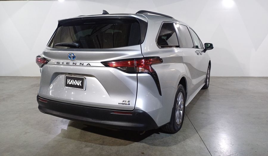 Toyota Sienna 2.5 HEV XLE PIEL AUTO Minivan 2021