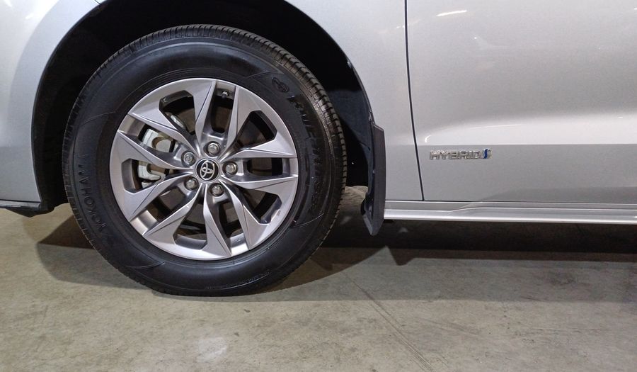 Toyota Sienna 2.5 HEV XLE PIEL AUTO Minivan 2021