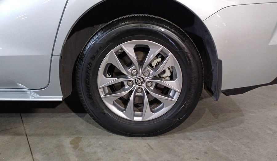 Toyota Sienna 2.5 HEV XLE PIEL AUTO Minivan 2021