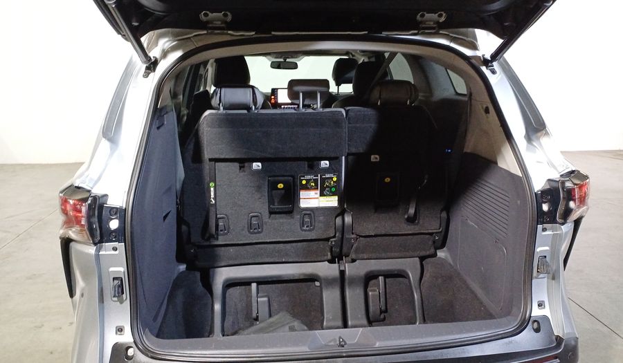 Toyota Sienna 2.5 HEV XLE PIEL AUTO Minivan 2021