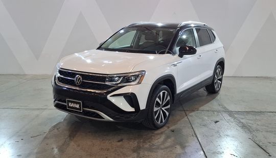 Volkswagen • Taos