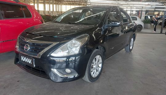 Nissan • Versa